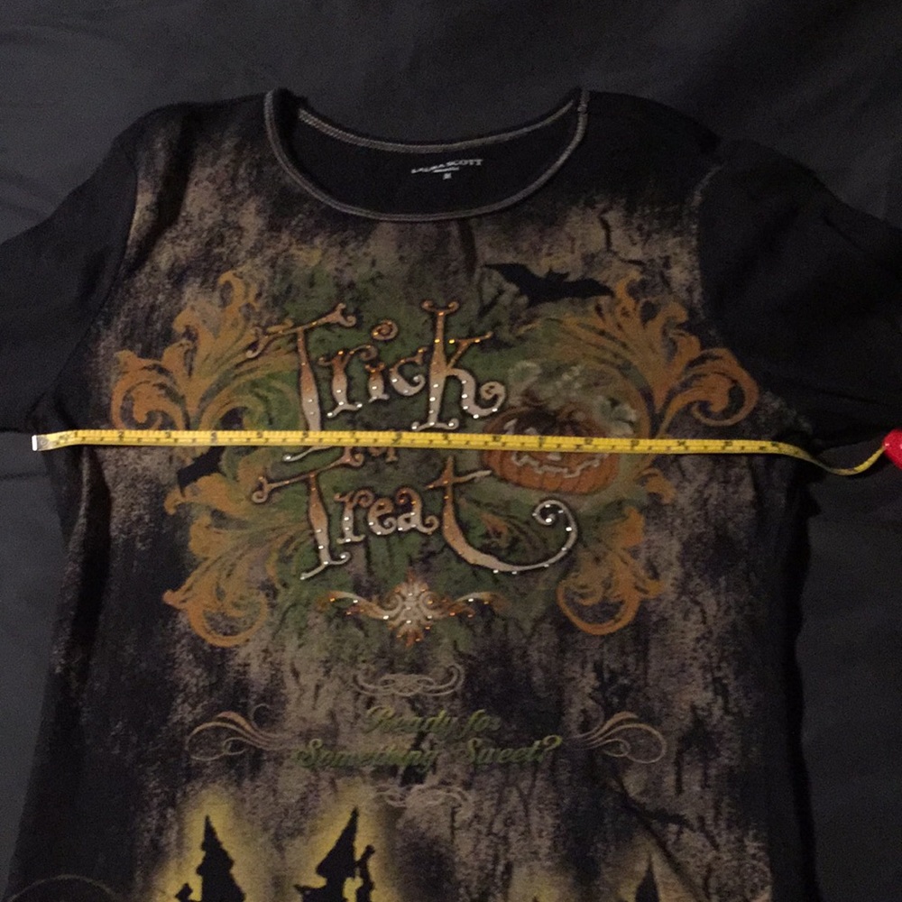 Trick or Treat Halloween Shirt 👻🕸🎃 - Picture 4 of 5